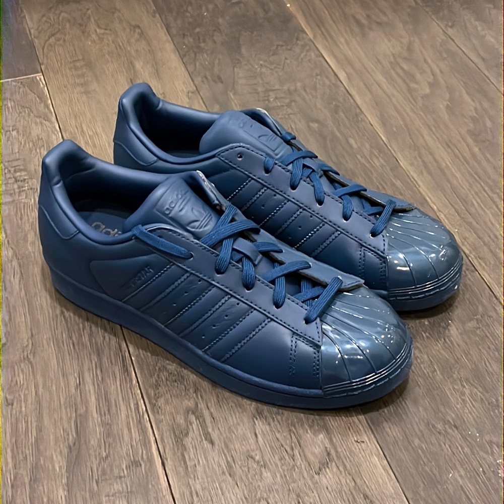 adidas Women's Low-Top Sneakers in Blue